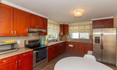 Large 3 bedroom beach/Parking/Waikiki/Kitchen