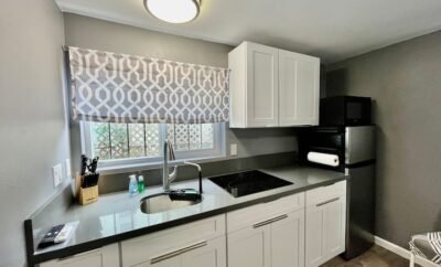 Newly Renovated 1 bedroom/Parking/Wi-Fi/kitchen 1A
